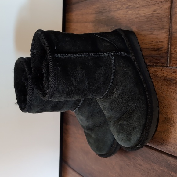 UGG classic kids boots SZ10 - Picture 2 of 8